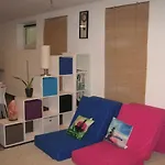Gemuetliche Souterrain-einliegerwohnung In Zentraler Lage Mit Vielen Extras
