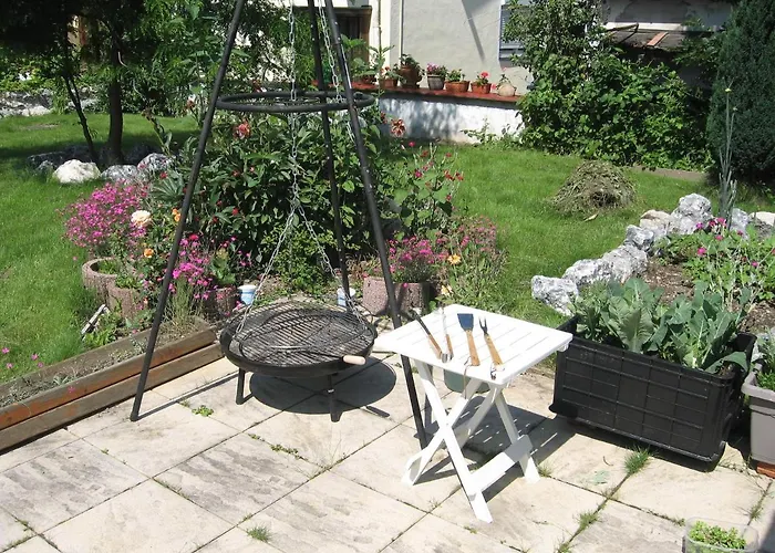 Gemuetliche Souterrain-einliegerwohnung In Zentraler Lage Mit Vielen Extras Appartement *